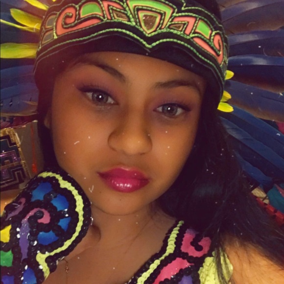 Meet your Posher, Anna 💕 - Picture 11 of 15